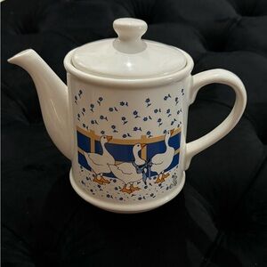 VTG Duck Geese Tea Pot Kettle Ceramic MCM 80s Kitchen Blue Flower Bow Farmhouse